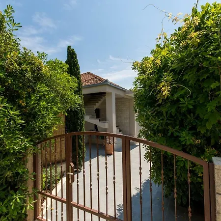 Holiday Home Ruzmarin Trogir Exterior photo