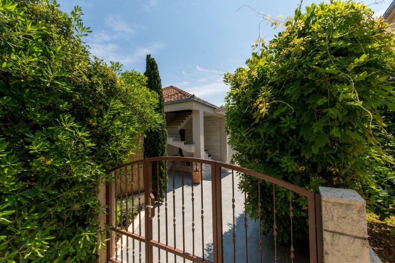 Holiday home Ruzmarin *